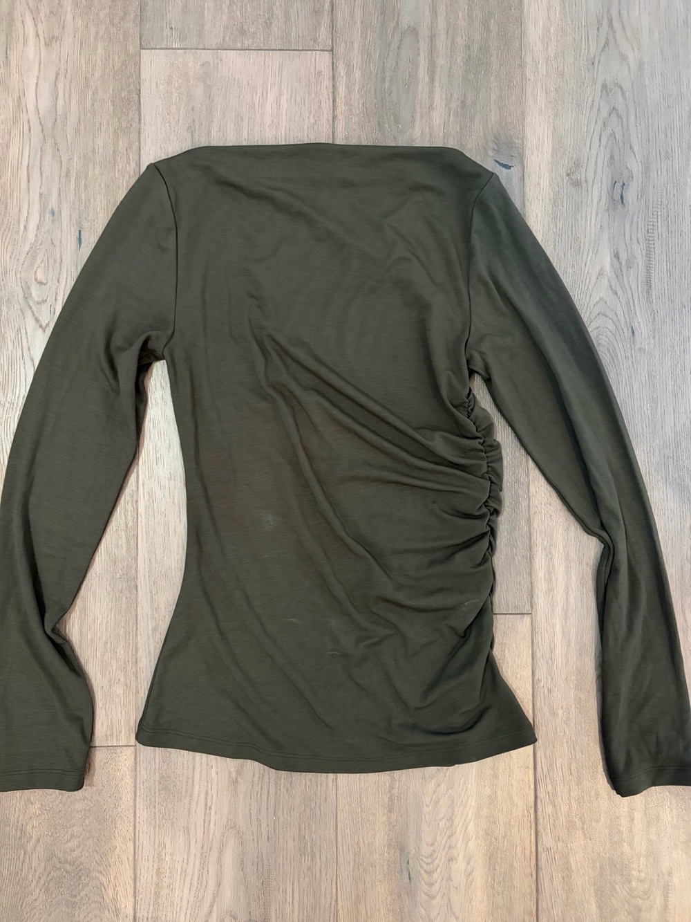 Aritzia Cora Long Sleeve Ruched Side Women's Top - Olive Green